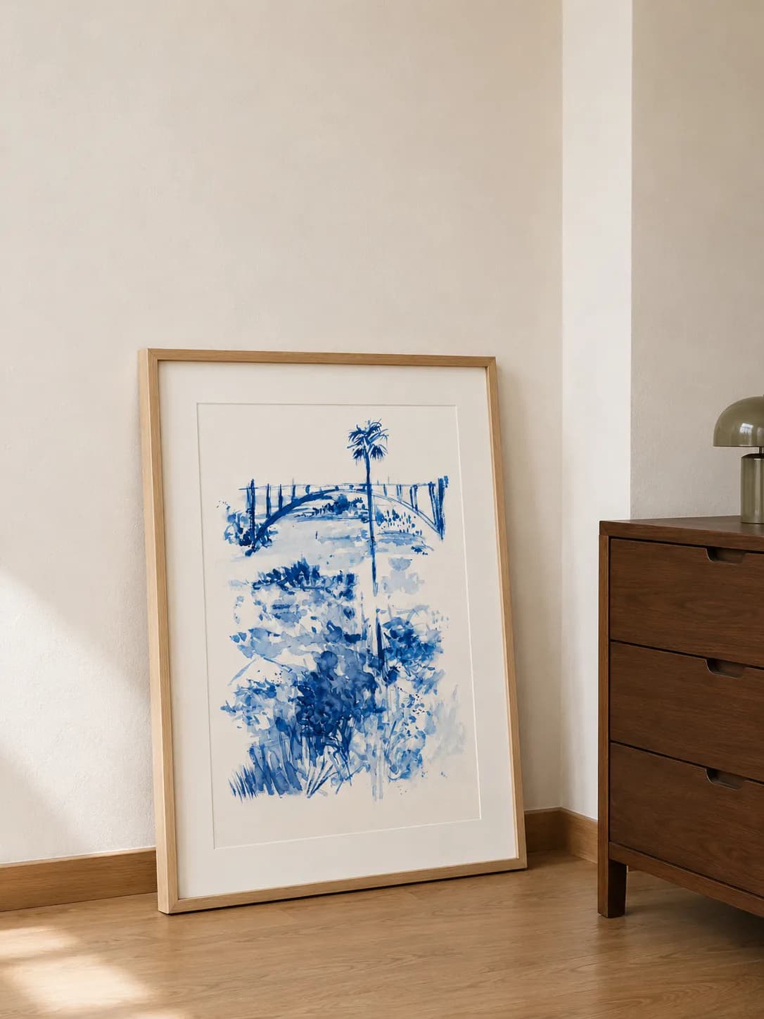 Horizon Bleu, encadrée dans un intérieur